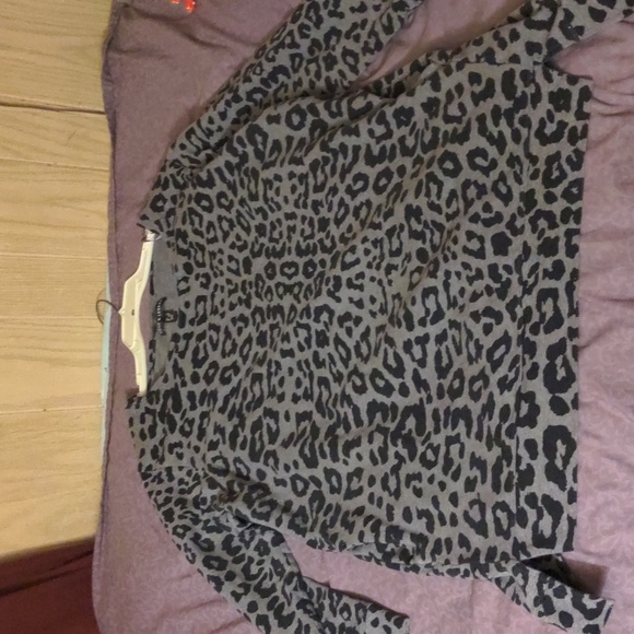 Love & Legend Plus Size 3X Animal Print Sweater W/ Pockets - Picture 15 of 15